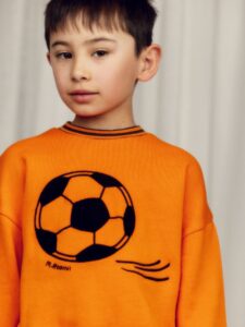 Voetbal chenille sweatshirt oranje – Mini Rodini