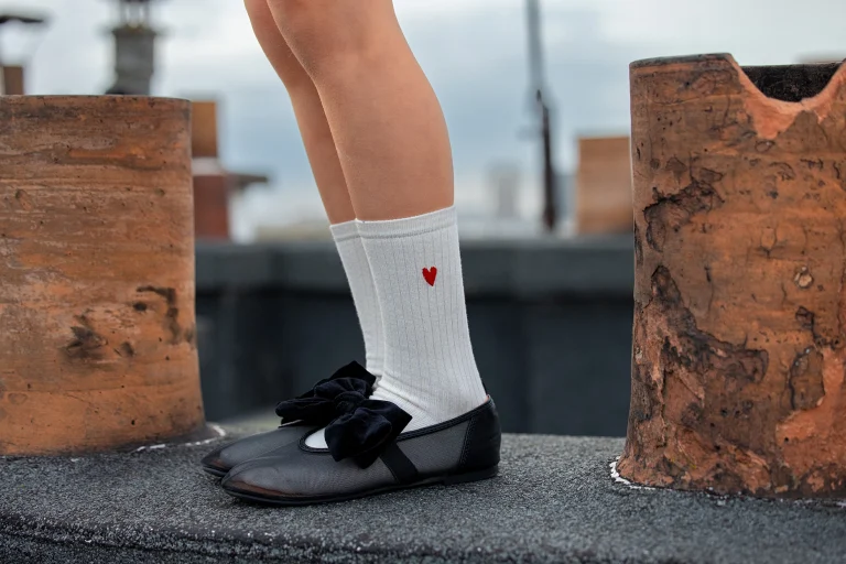 Comfortabele ivory sportsokken met hartje voor kinderen