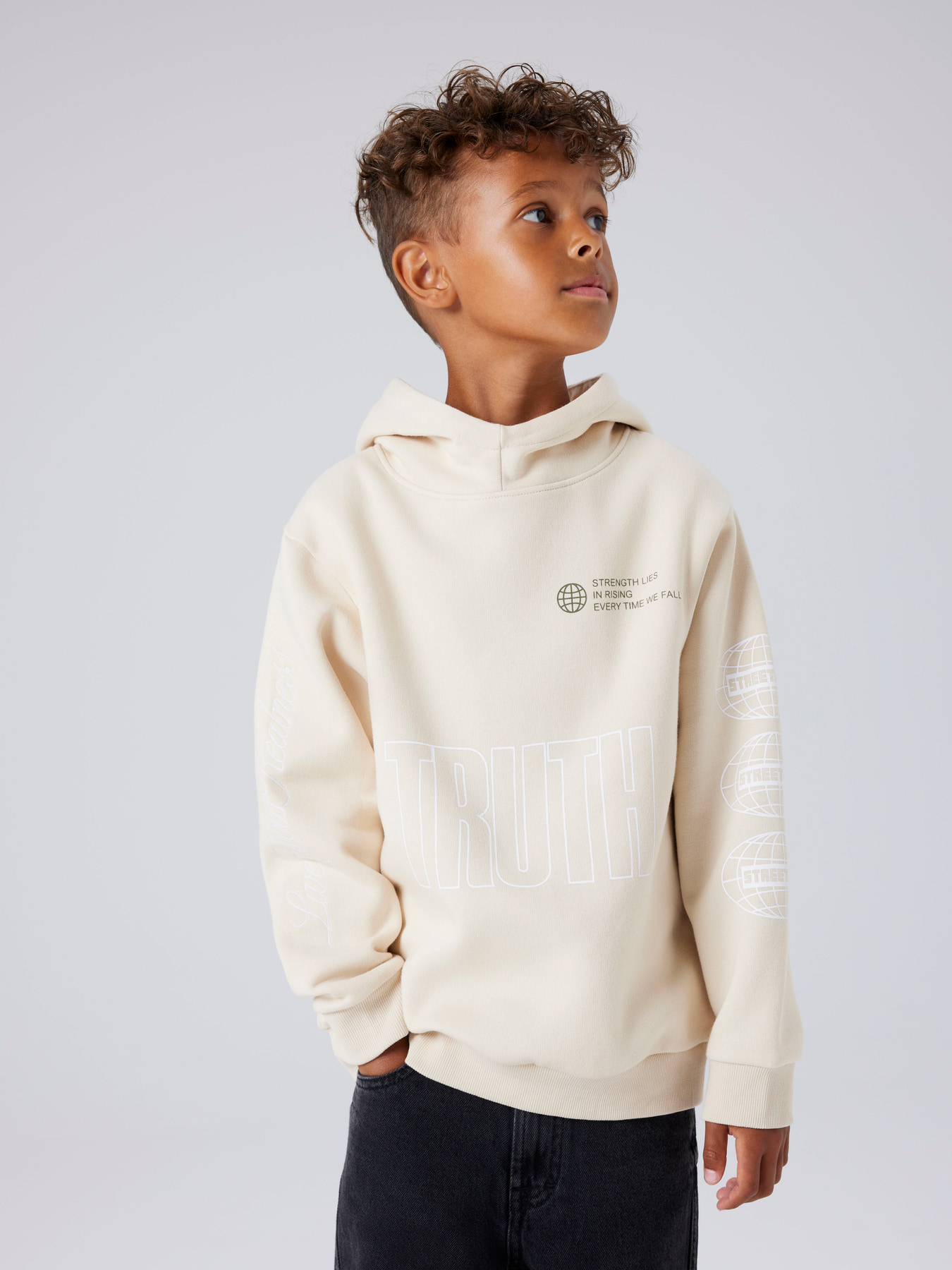 F_13256153_M_5003723_Creative