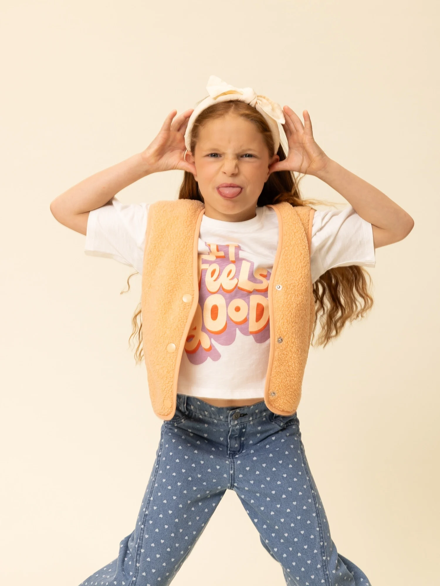 Offwhite meisjes t-shirt met It Feels Good print