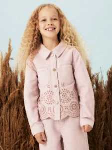 Meisjes jasje met borduursel lila
